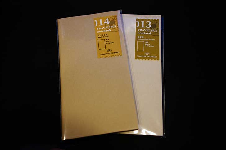 トラベラーズノート レギュラーサイズのクラフト紙と軽量紙