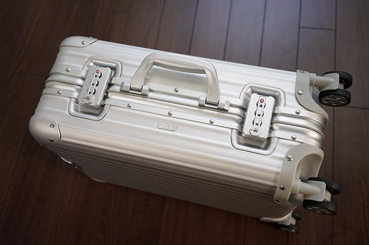 RXOのスーツケース