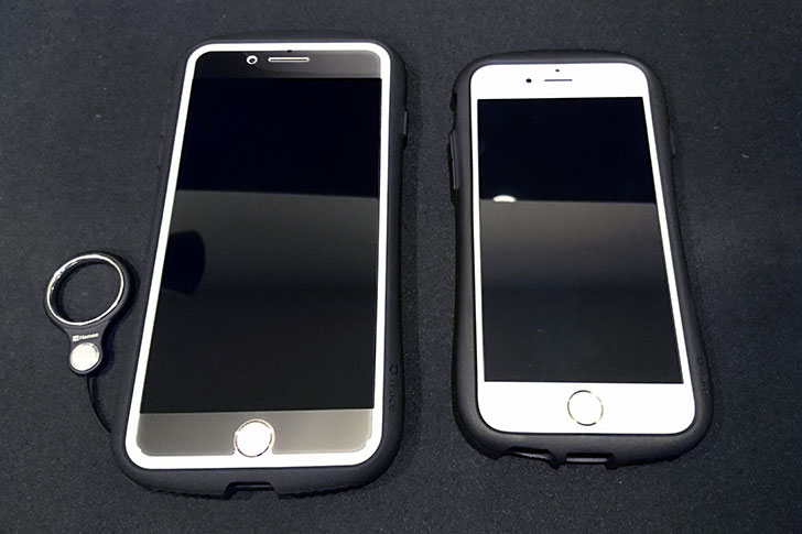 iFaceをつけたiPhone 8 PlusとiPhone 6sの比較